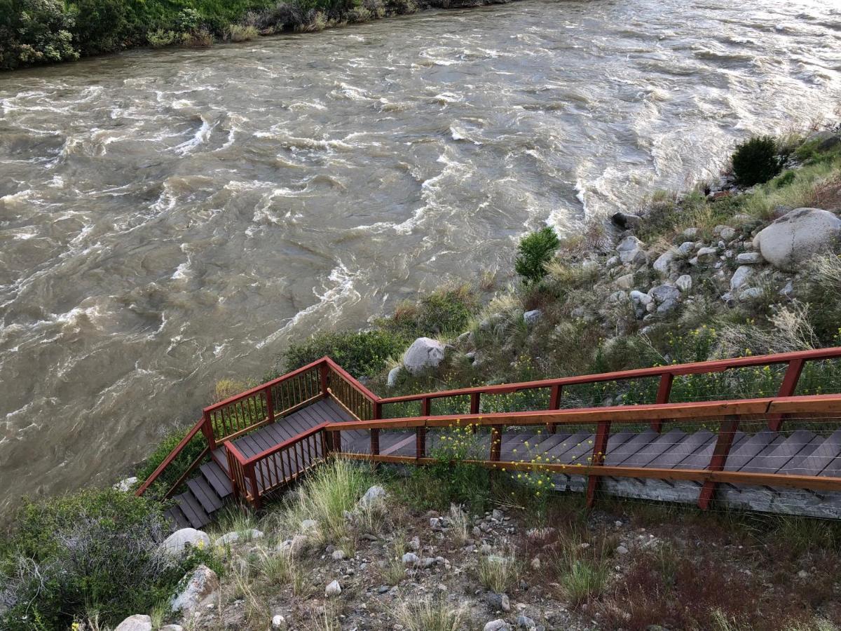 Yellowstone Riverside Cottages Gardiner Eksteriør bilde