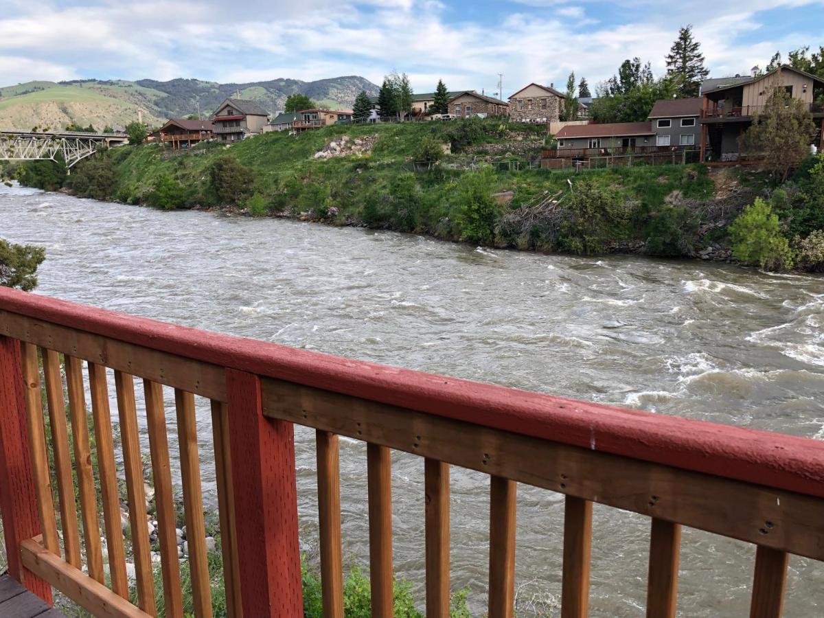 Yellowstone Riverside Cottages Gardiner Eksteriør bilde