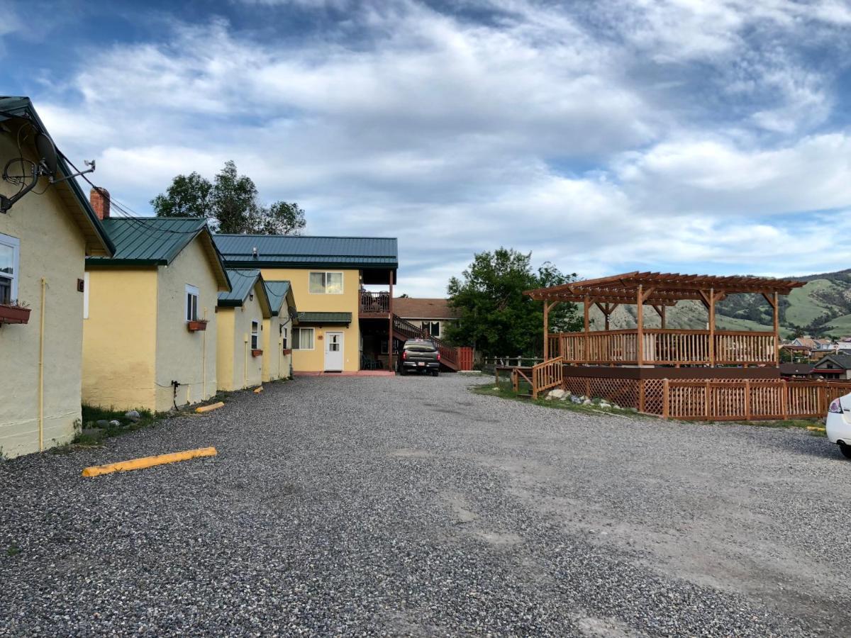 Yellowstone Riverside Cottages Gardiner Eksteriør bilde