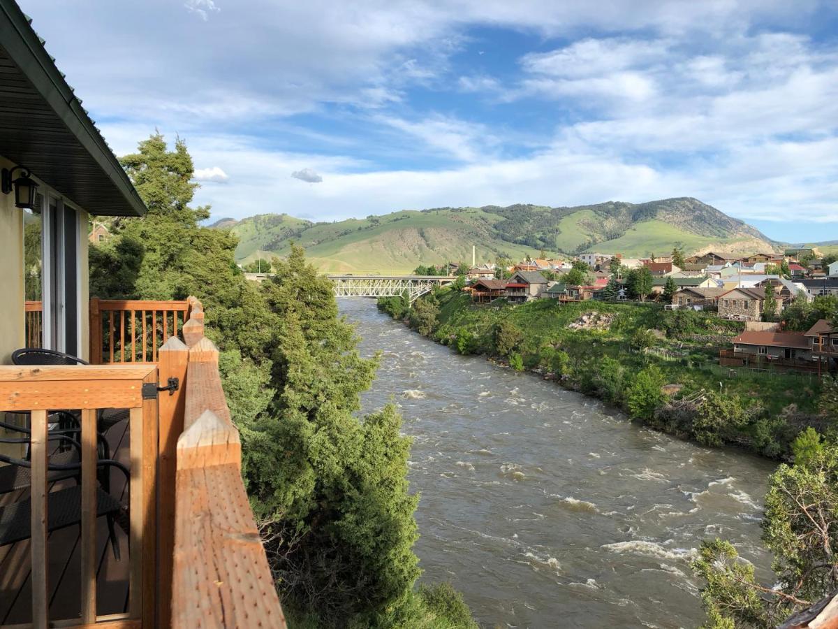 Yellowstone Riverside Cottages Gardiner Eksteriør bilde