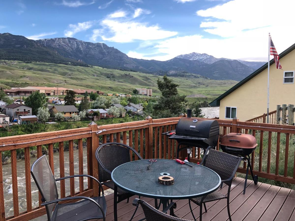 Yellowstone Riverside Cottages Gardiner Eksteriør bilde